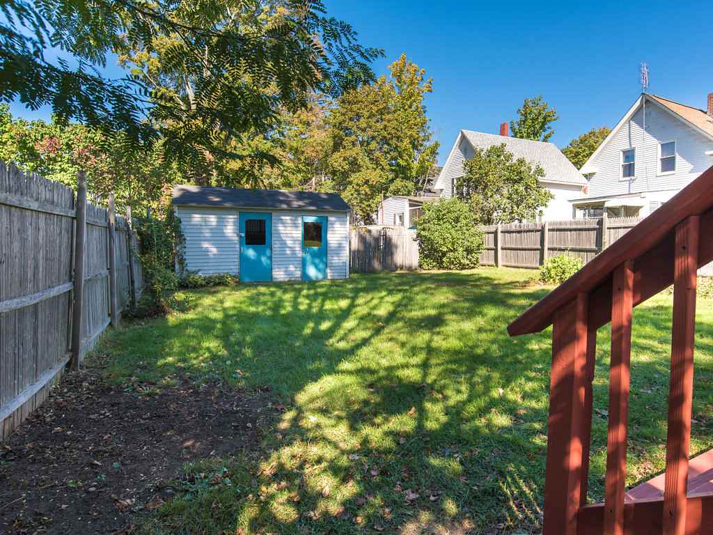 64 Winter Street Rochester, NH 03867 - Photo 2 of 22