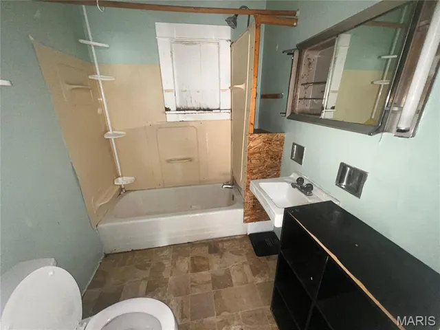 $25,000 | 1001 North Poplar Street, Centralia, IL 62801