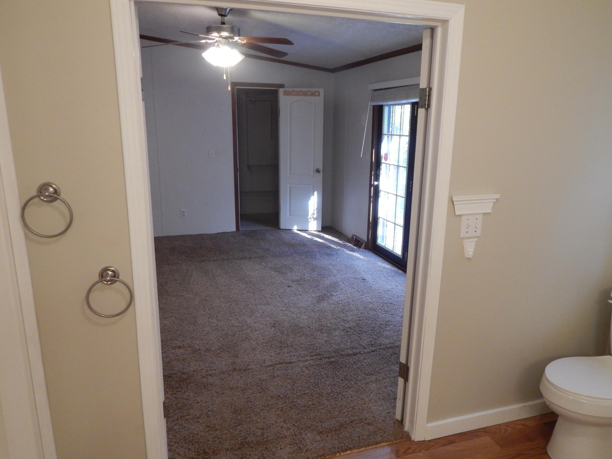 193 Crisman Road Heiskell, TN 37754 - Photo 13 of 31 a view of a bathroom from a hallway