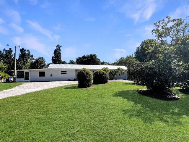 $899 | 15206 Stringfellow Road, Unit 3 & 4, Bokeelia, FL 33922