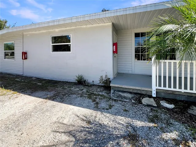 $899 | 15206 Stringfellow Road, Unit 3 & 4, Bokeelia, FL 33922