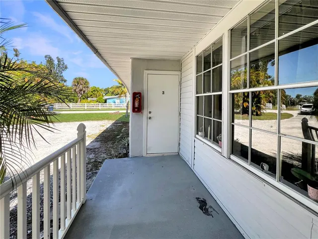 $899 | 15206 Stringfellow Road, Unit 3 & 4, Bokeelia, FL 33922