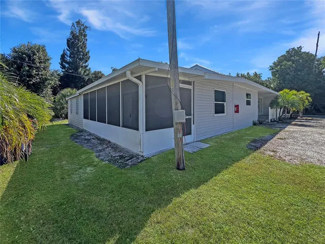 $899 | 15206 Stringfellow Road, Unit 3 & 4, Bokeelia, FL 33922