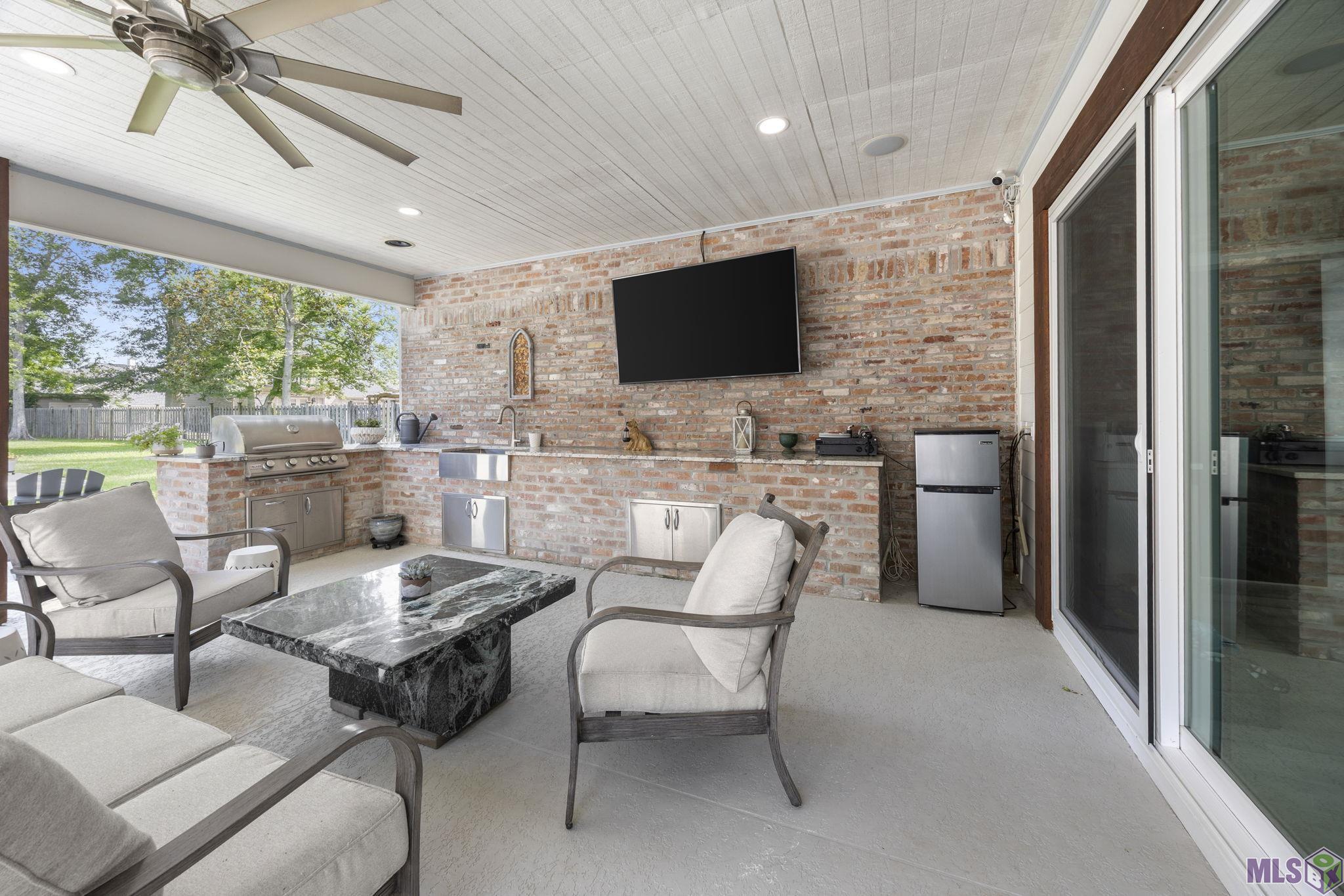18155 Creek Hollow Road Baton Rouge, LA 70817 - Photo 34 of 42