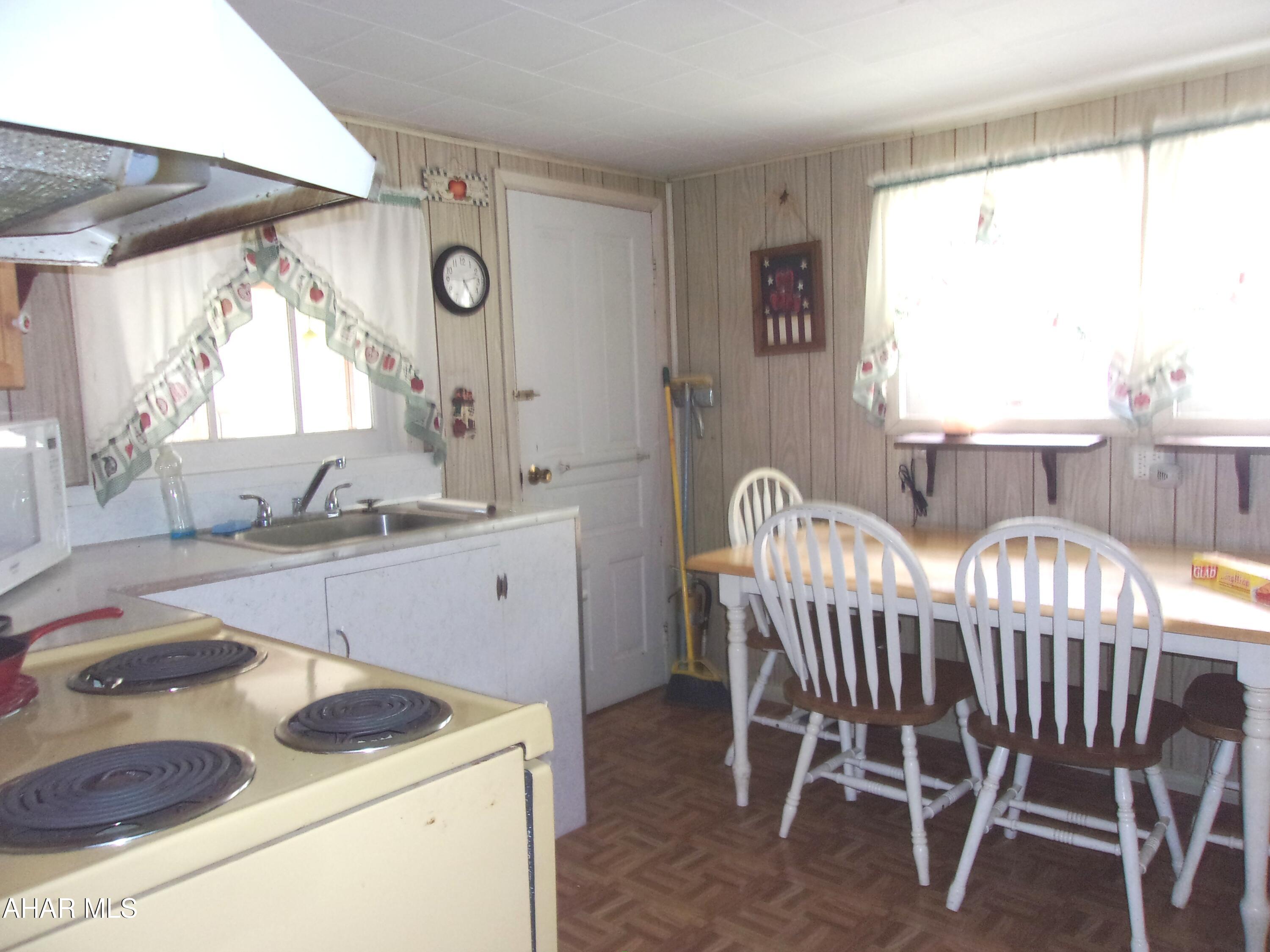 310 Locust Beach Road Everett, PA 15537 - Photo 10 of 35