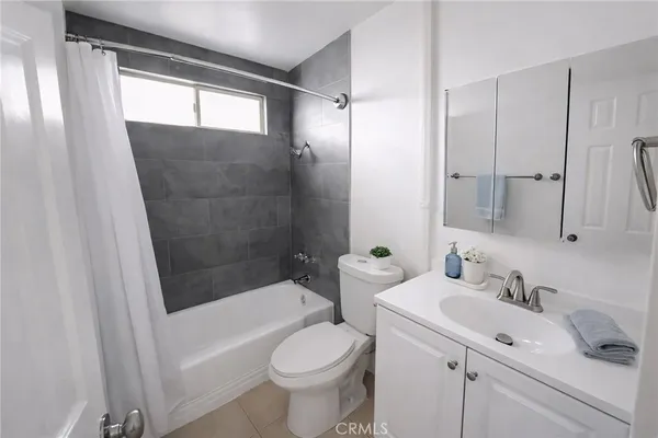 $1,695 | 37111 Cathedral Canyon Drive, Unit E, Cathedral City, CA 92234