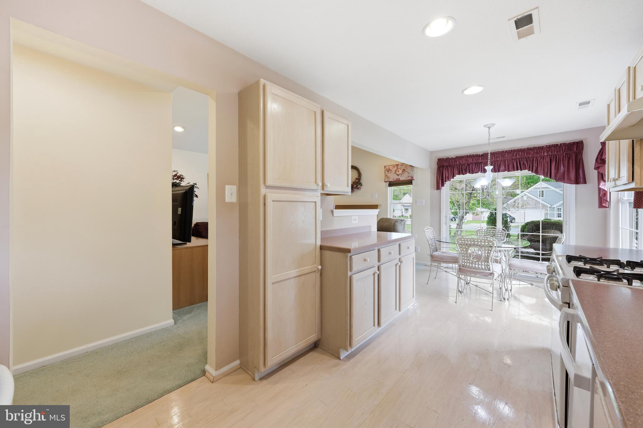 29 Autumn Lane Sewell, NJ 08080 - Photo 22 of 53 Plenty of cabinets!