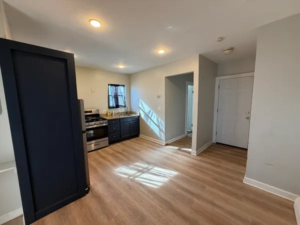 $1,800 | 1038 Main Street, Unit 2L, Worcester, MA 01603