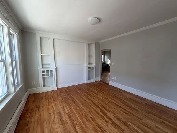 $1,800 | 1038 Main Street, Unit 2L, Worcester, MA 01603