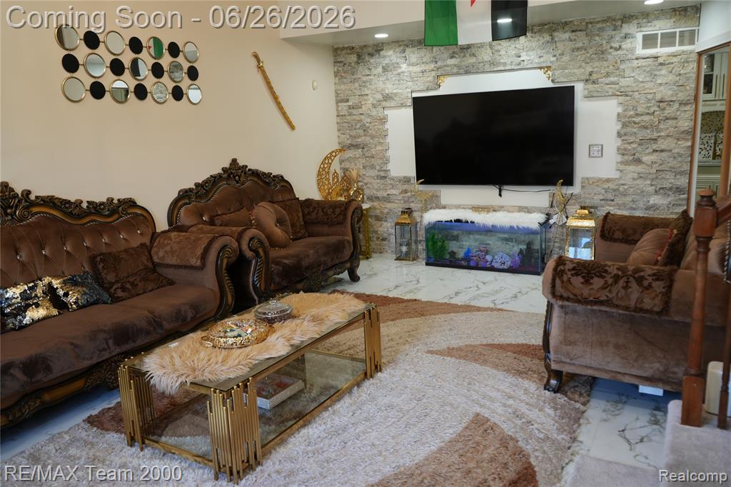 6426 Chase Road Dearborn, MI 48126 - Photo 5 of 35