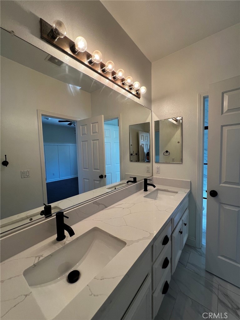 50 Lyon Ridge Aliso Viejo, CA 92656 - Photo 26 of 27 Jack and Jill Bathroom