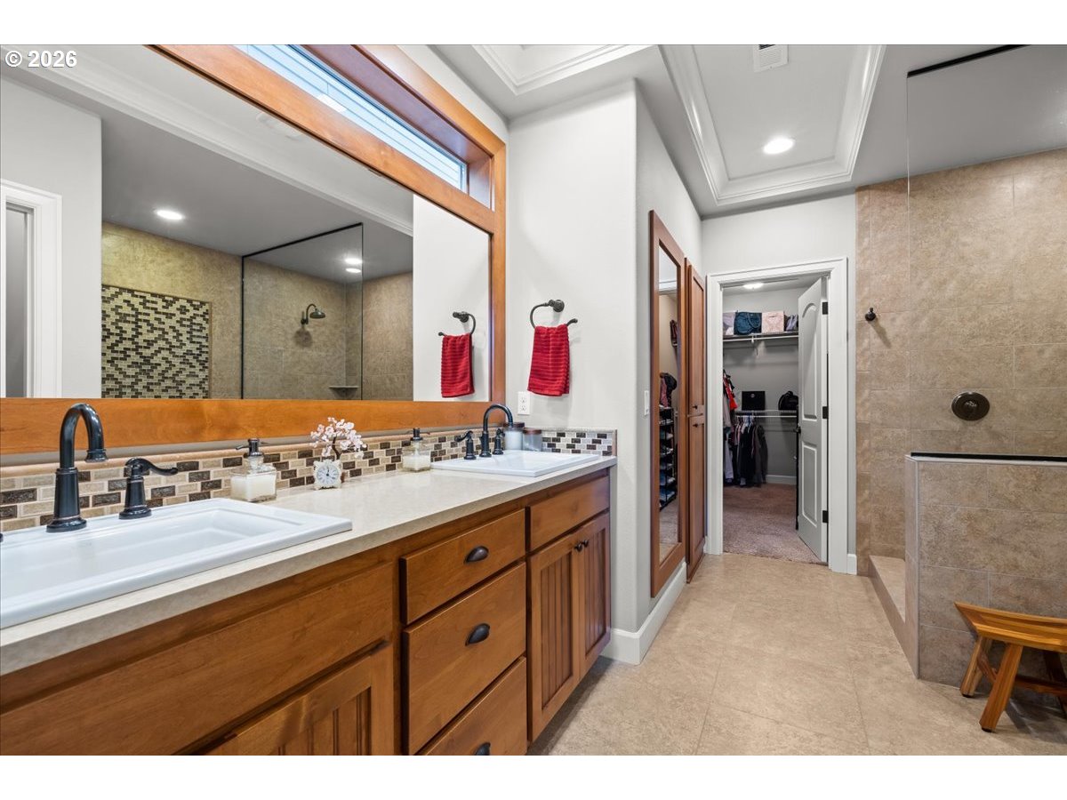 5592 Southwest Norris Terrace Beaverton, OR 97007 - Photo 18 of 31 Owner's Suite Bathroom