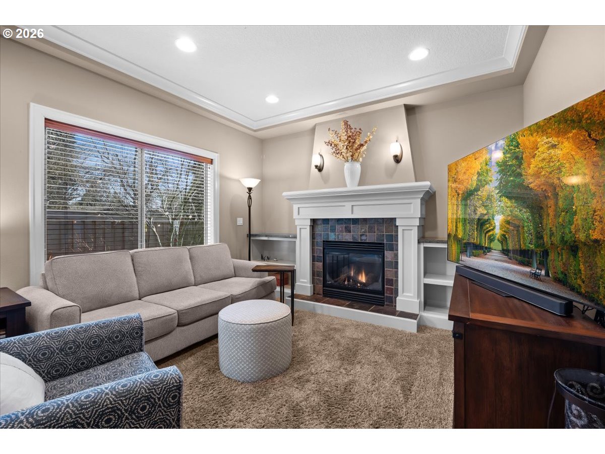 5592 Southwest Norris Terrace Beaverton, OR 97007 - Photo 8 of 31 Living Room