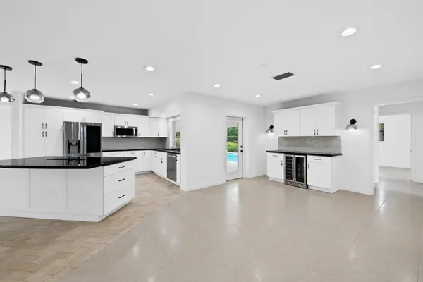 $799,900 | 5660 Southwest 9th Street, Plantation, FL 33317