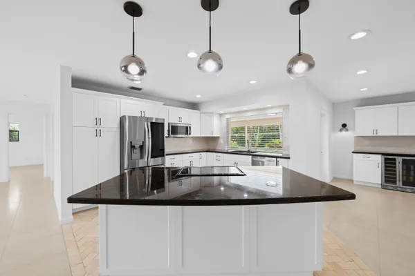 $799,900 | 5660 Southwest 9th Street, Plantation, FL 33317