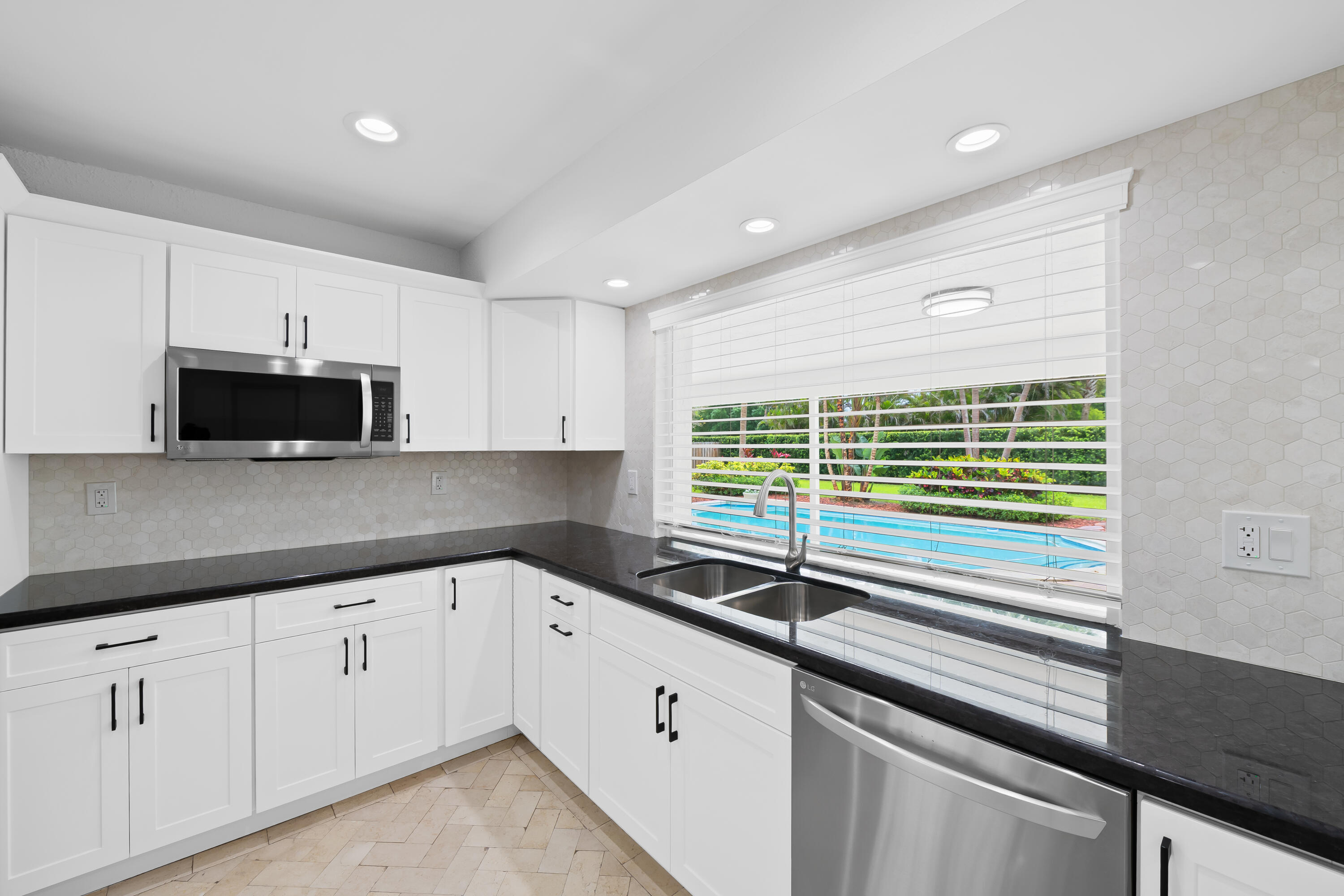 5660 Southwest 9th Street Plantation, FL 33317 - Photo 14 of 58 DSC_2143