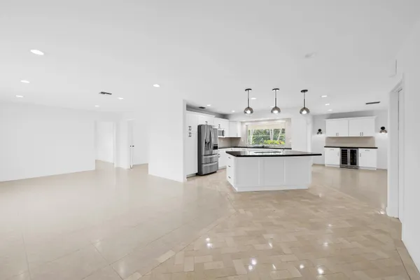 $799,900 | 5660 Southwest 9th Street, Plantation, FL 33317