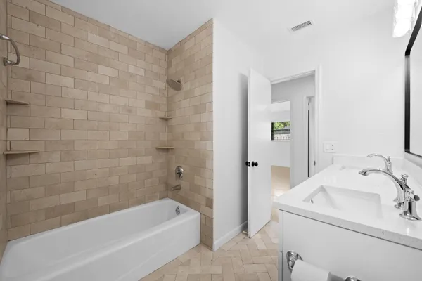$799,900 | 5660 Southwest 9th Street, Plantation, FL 33317