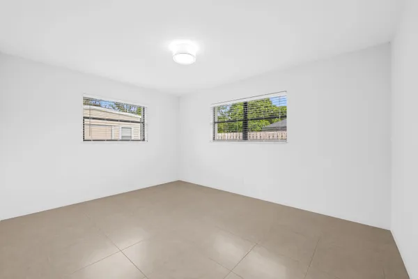 $799,900 | 5660 Southwest 9th Street, Plantation, FL 33317