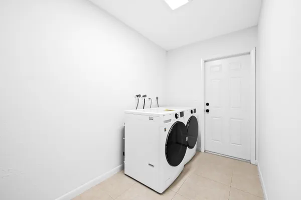 $799,900 | 5660 Southwest 9th Street, Plantation, FL 33317