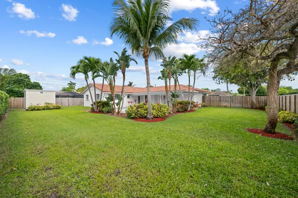 $799,900 | 5660 Southwest 9th Street, Plantation, FL 33317