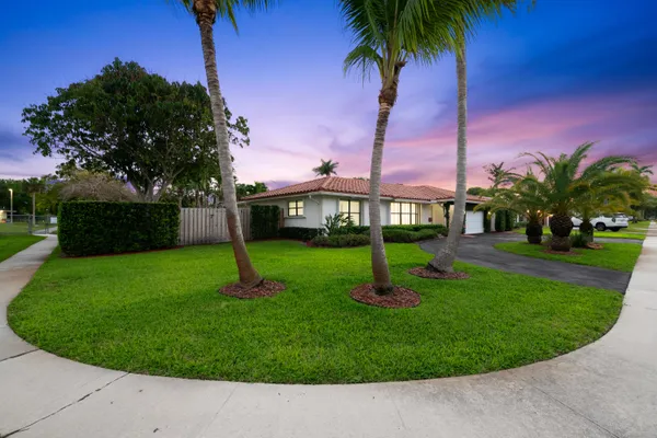 $799,900 | 5660 Southwest 9th Street, Plantation, FL 33317