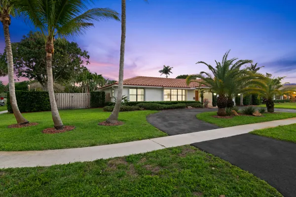 $799,900 | 5660 Southwest 9th Street, Plantation, FL 33317