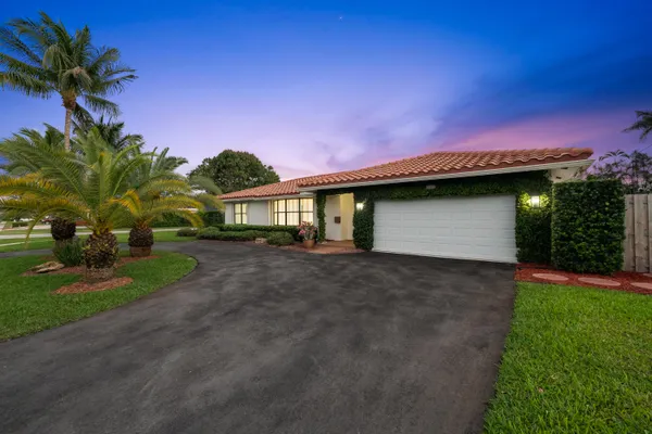 $799,900 | 5660 Southwest 9th Street, Plantation, FL 33317