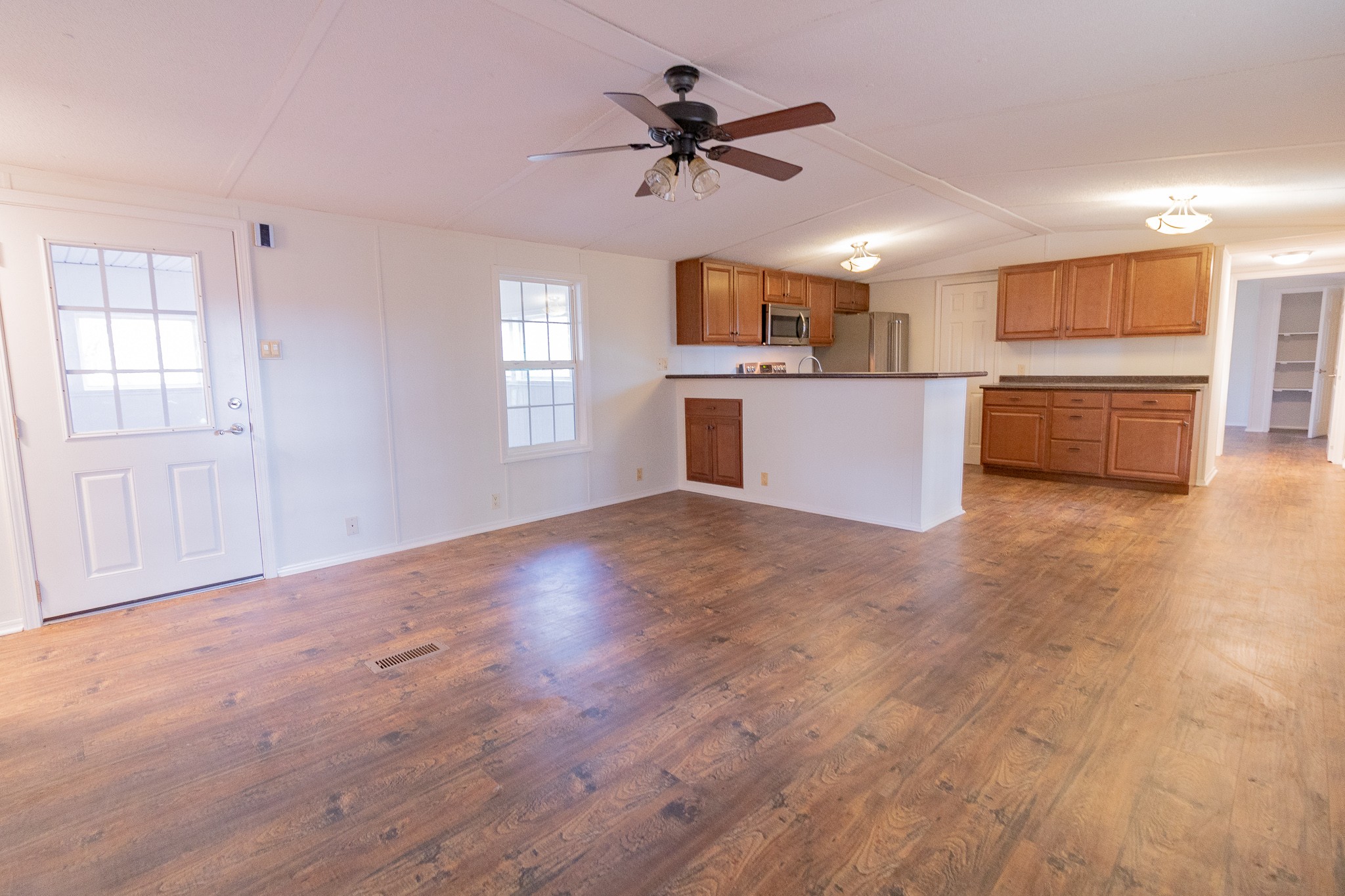 833 Speck Road Lebanon, TN 37087 - Photo 6 of 40 a view of kitchen with microwave and cabinets