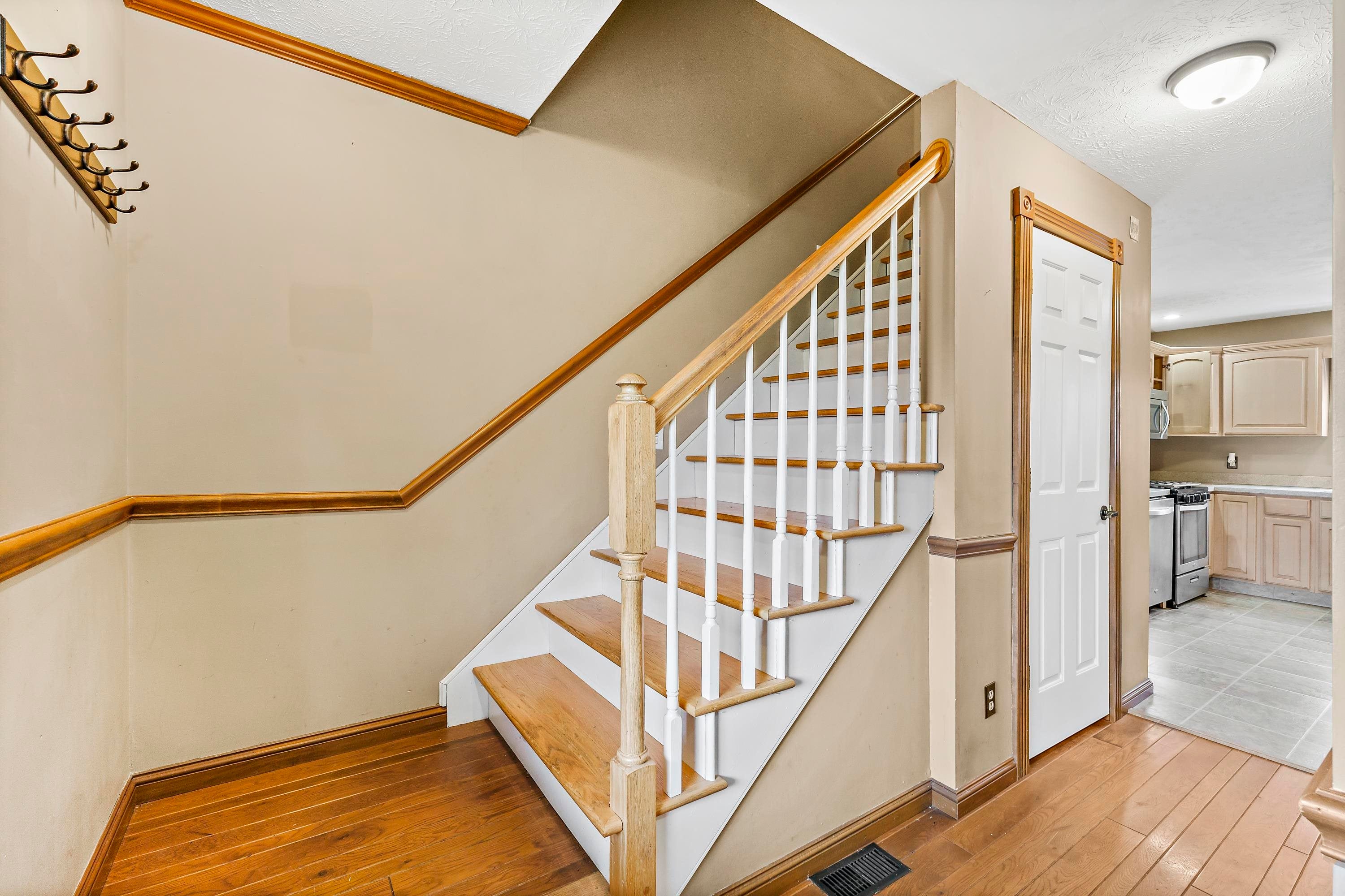 40 Hubbards Heights Road Huntington, WV 25704 - Photo 3 of 32 Gallery Image 3
