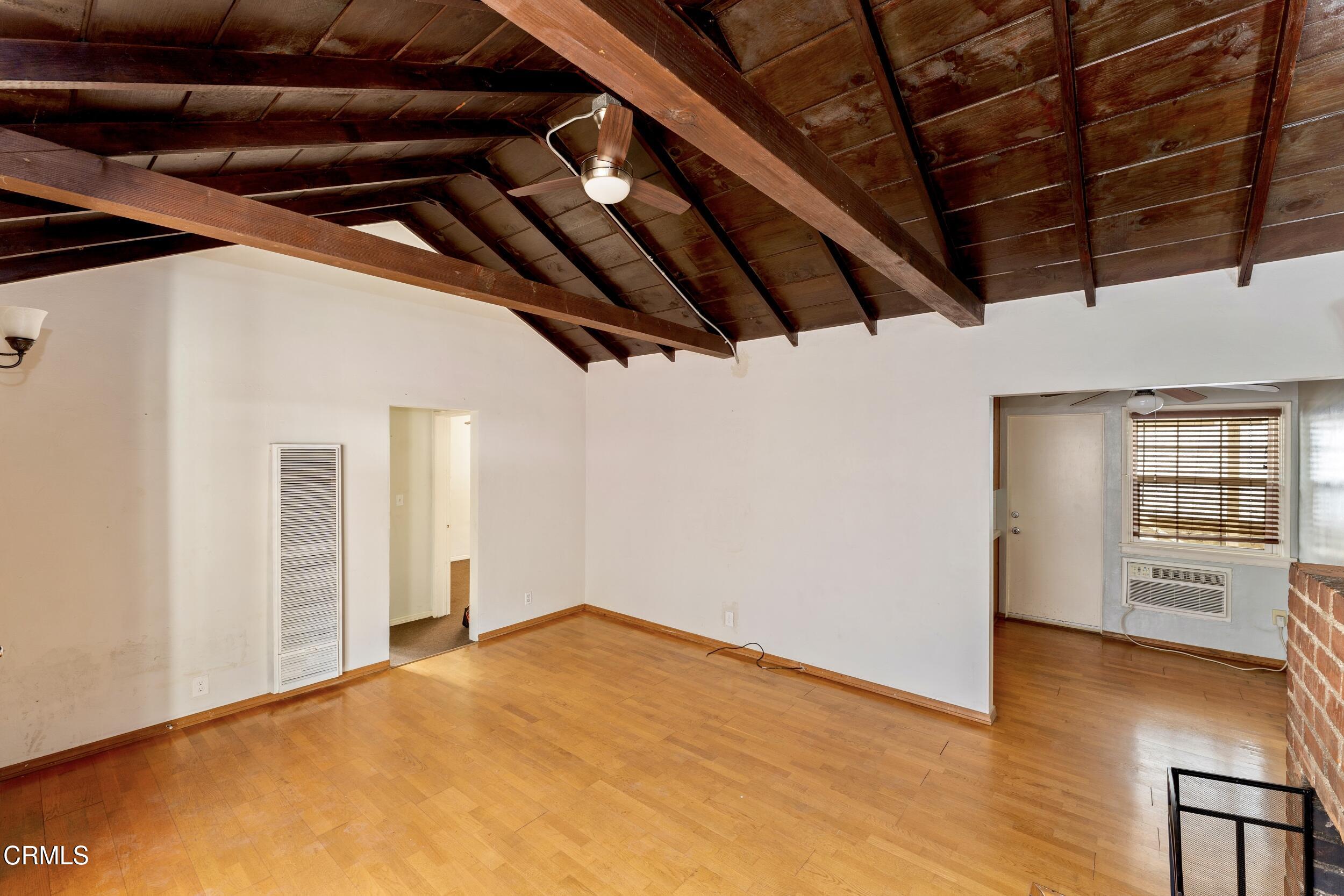 419 West Riverside Drive Burbank, CA 91506 - Photo 11 of 74 4