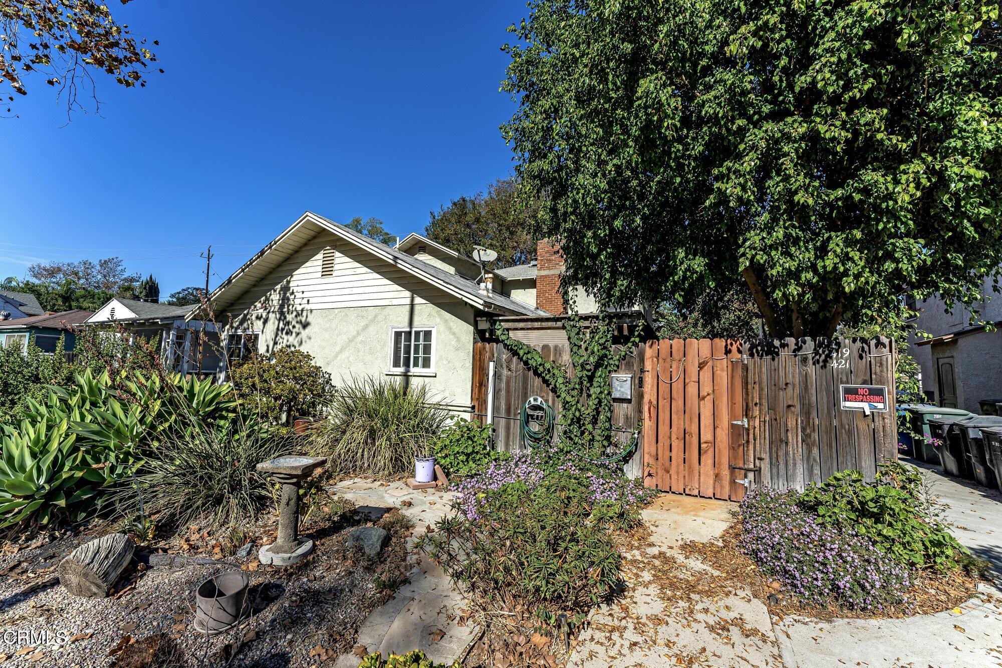 419 West Riverside Drive Burbank, CA 91506 - Photo 2 of 74 419 Riverside Drive_Low Res 002