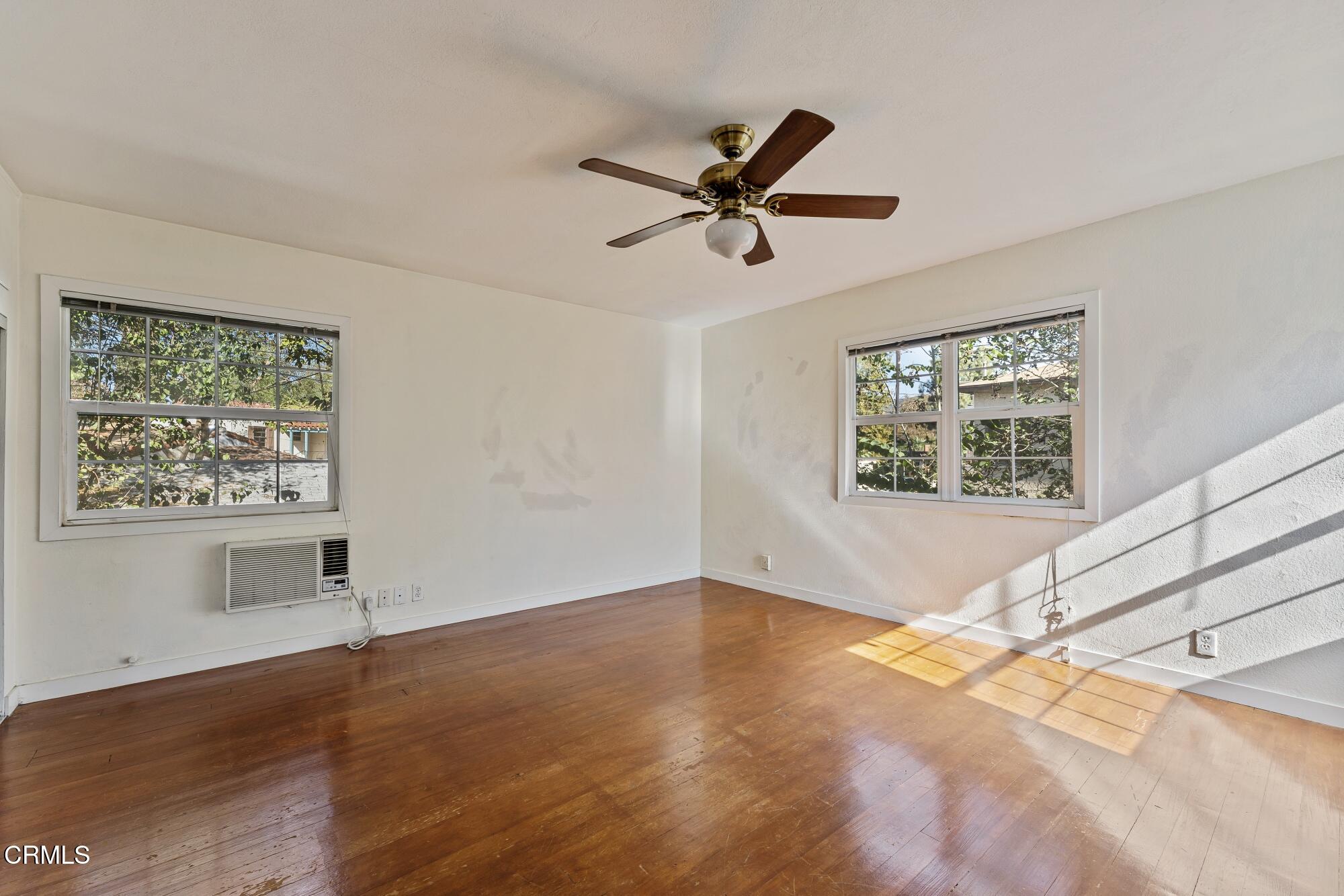 419 West Riverside Drive Burbank, CA 91506 - Photo 47 of 74 419 Riverside Drive_Low Res 047