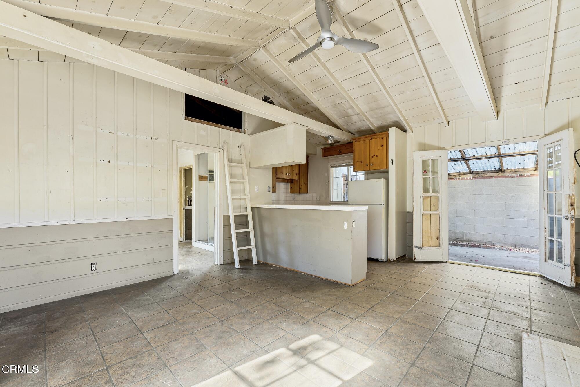 419 West Riverside Drive Burbank, CA 91506 - Photo 56 of 74 419 Riverside Drive_Low Res 056