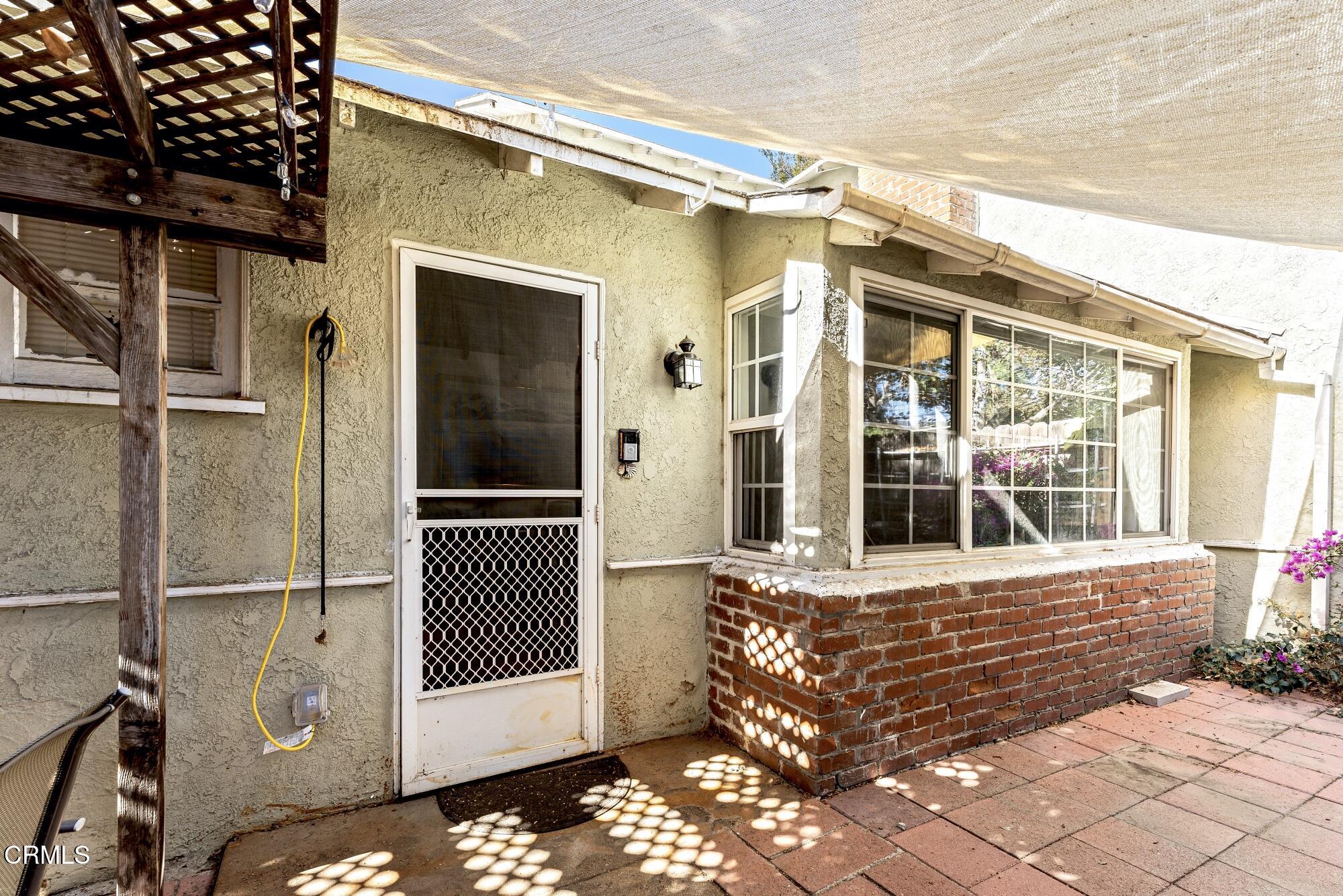 419 West Riverside Drive Burbank, CA 91506 - Photo 7 of 74 419 Riverside Drive_Low Res 008