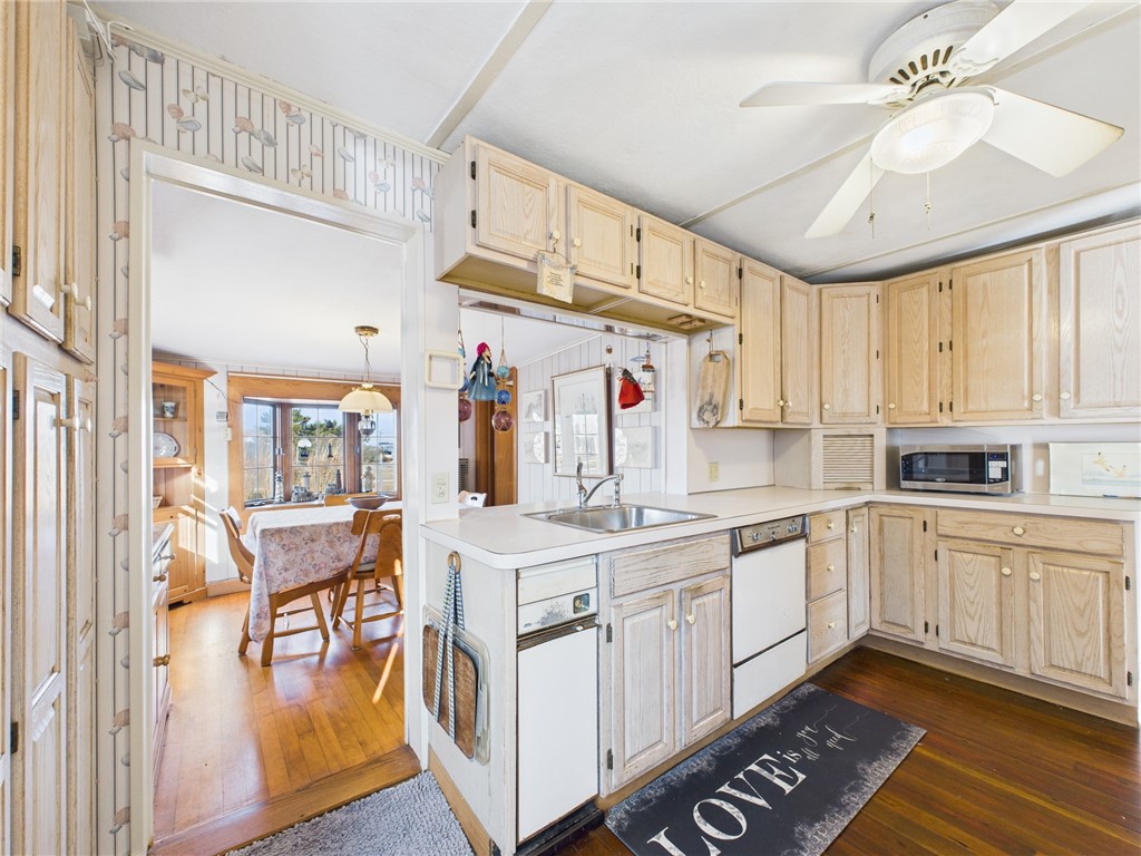 1140 Succotash Road Narragansett, RI 02879 - Photo 15 of 43