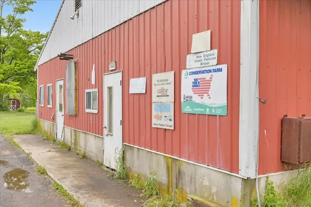 $4,100,000 | 148-153 Wallingford Road, Durham, CT 06422