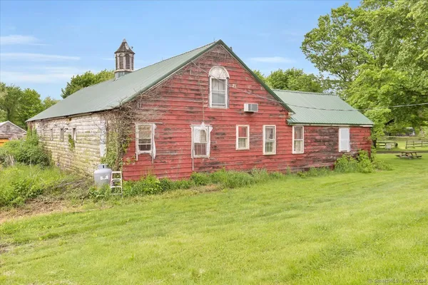 $4,100,000 | 148-153 Wallingford Road, Durham, CT 06422