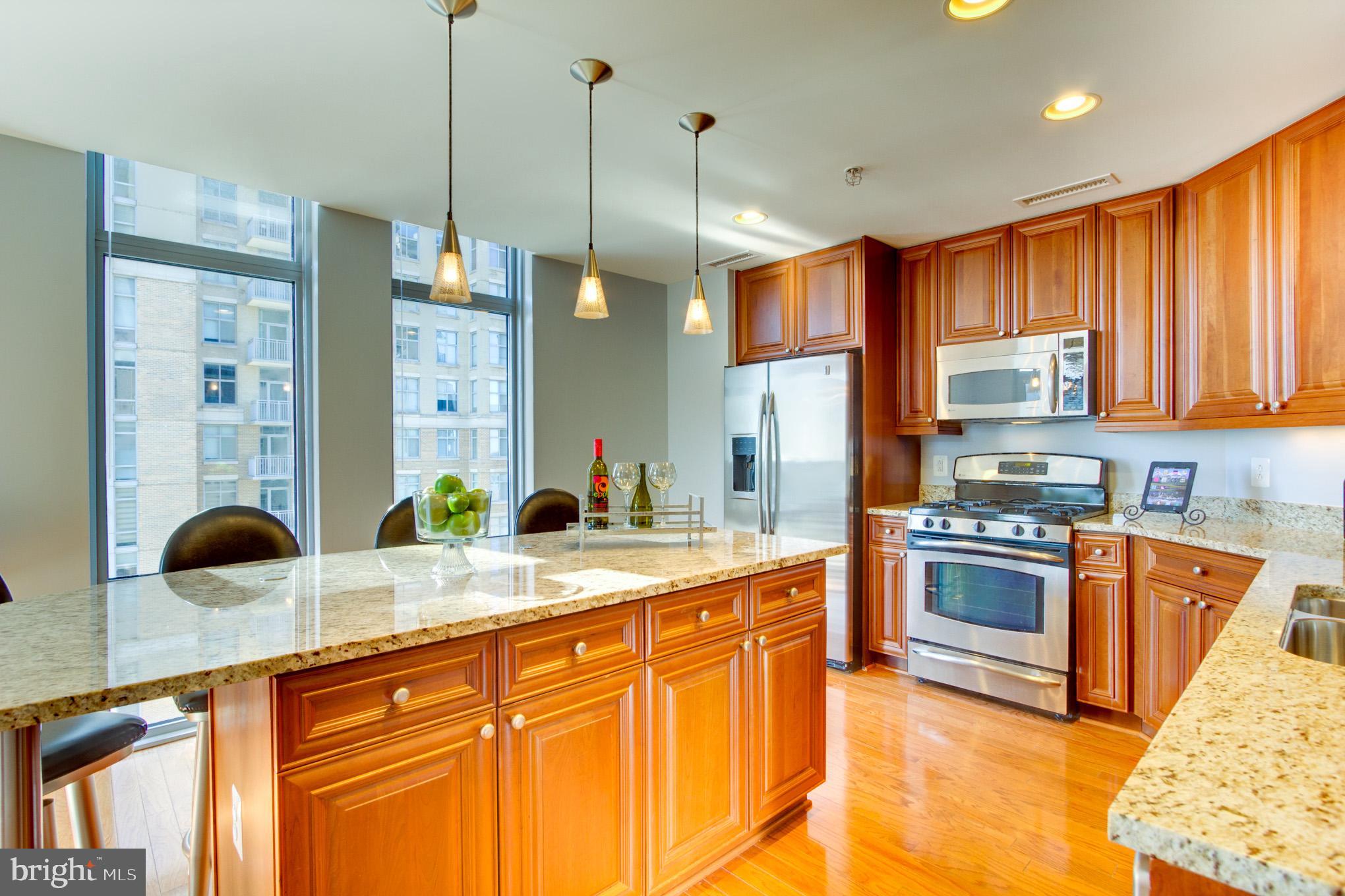 11990 Market Street, Unit 1401 Reston, VA 20190 - Photo 2 of 69 Kitchen