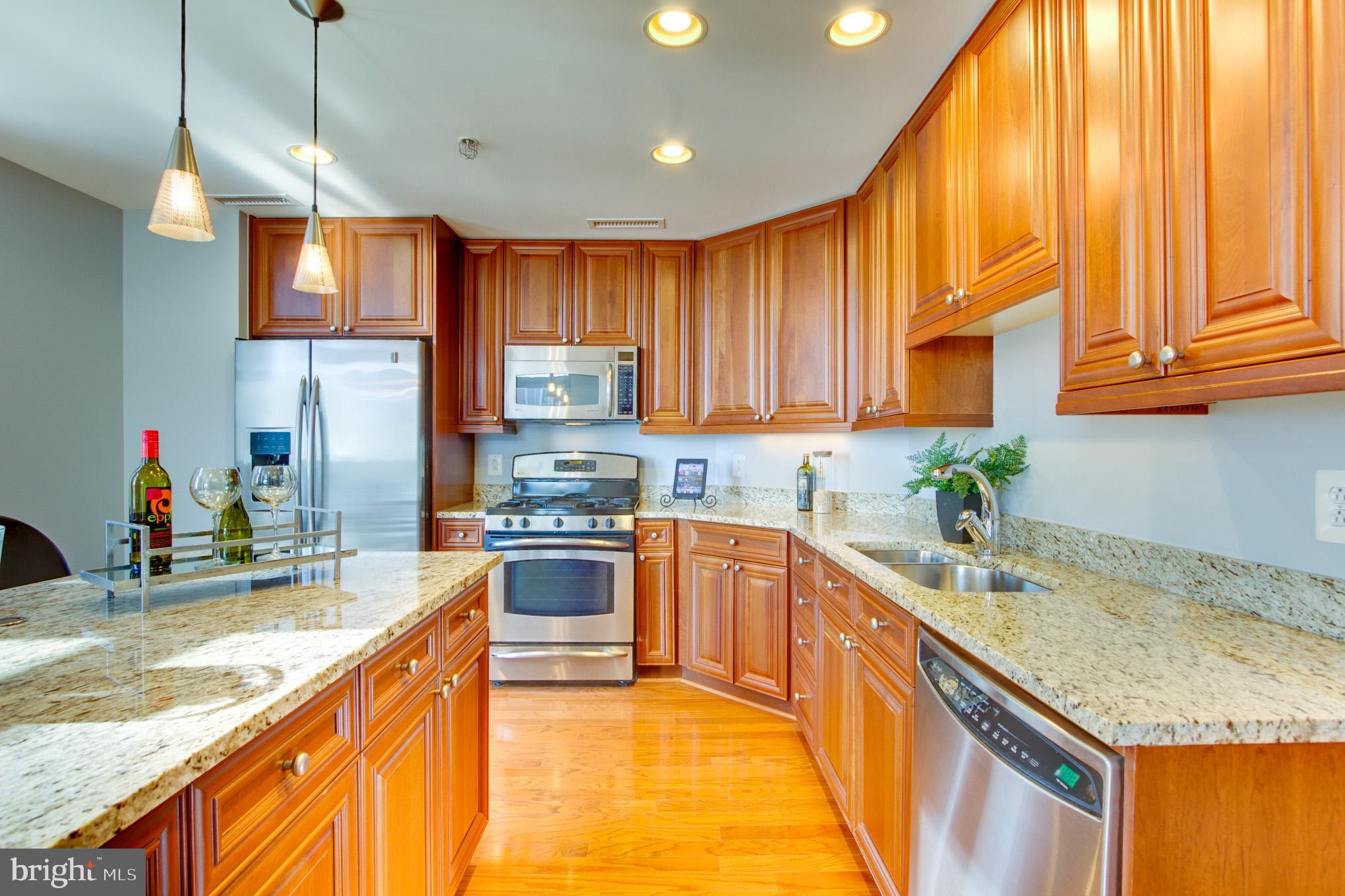 11990 Market Street, Unit 1401 Reston, VA 20190 - Photo 4 of 69 Kitchen