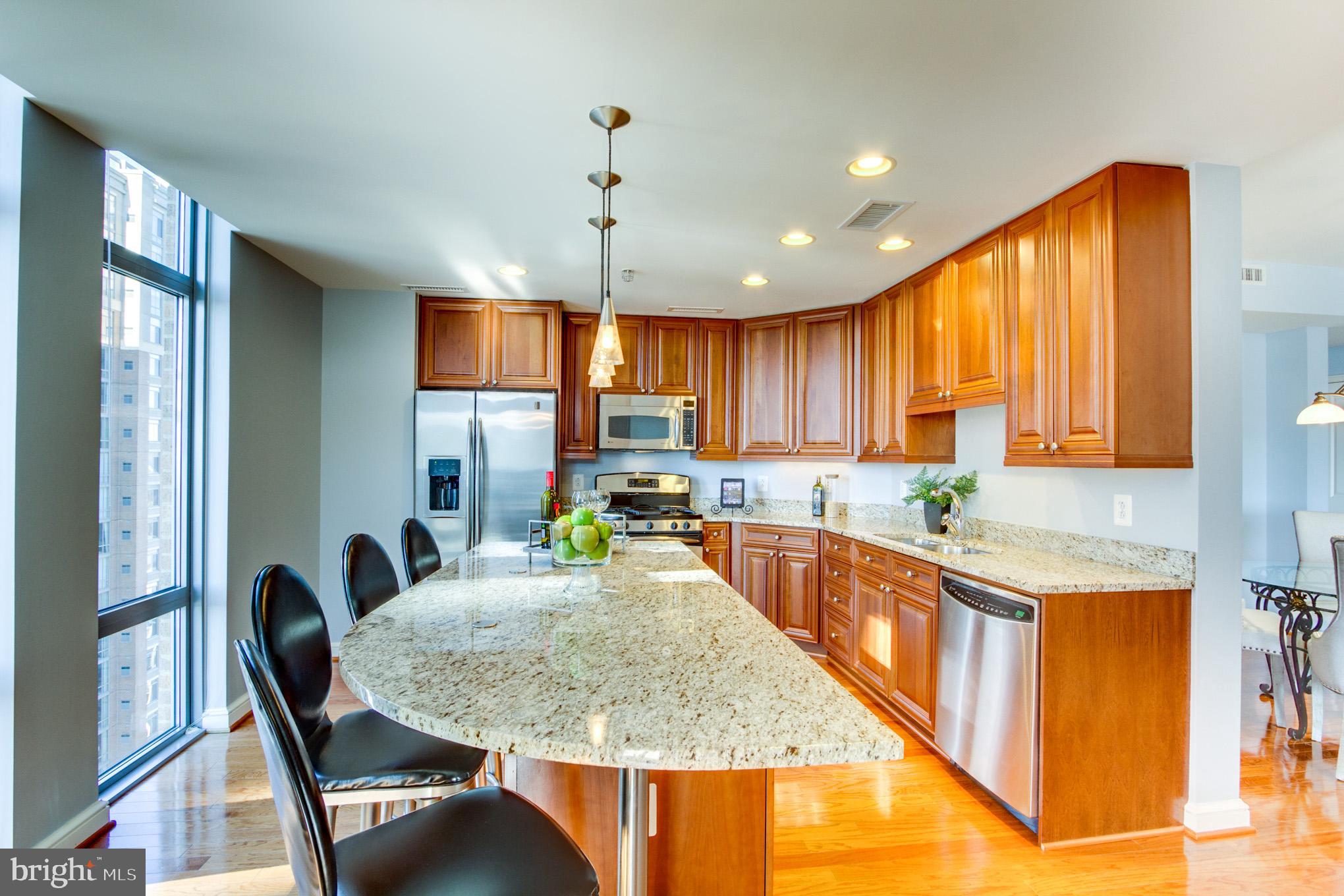 11990 Market Street, Unit 1401 Reston, VA 20190 - Photo 5 of 69 Kitchen