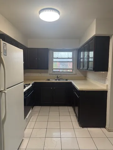 $1,800 | 8300 South Vernon Avenue, Unit 2E, Chicago, IL 60619