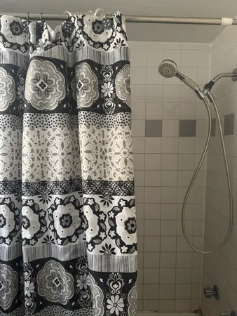 $1,800 | 8300 South Vernon Avenue, Unit 2E, Chicago, IL 60619