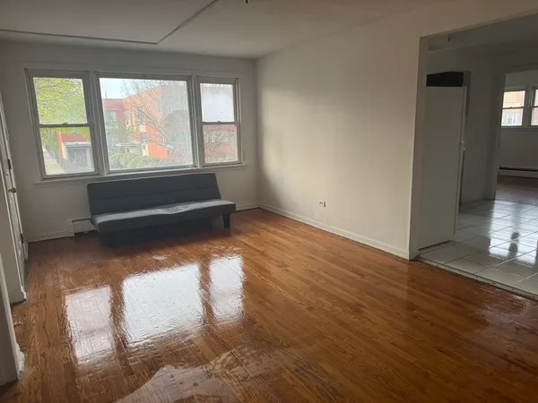 $1,800 | 8300 South Vernon Avenue, Unit 2E, Chicago, IL 60619