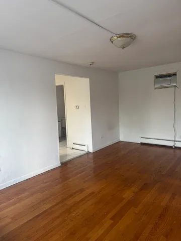 $1,800 | 8300 South Vernon Avenue, Unit 2E, Chicago, IL 60619