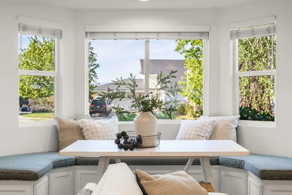 $1,325,000 | 738 Capitan Street, Thousand Oaks, CA 91320