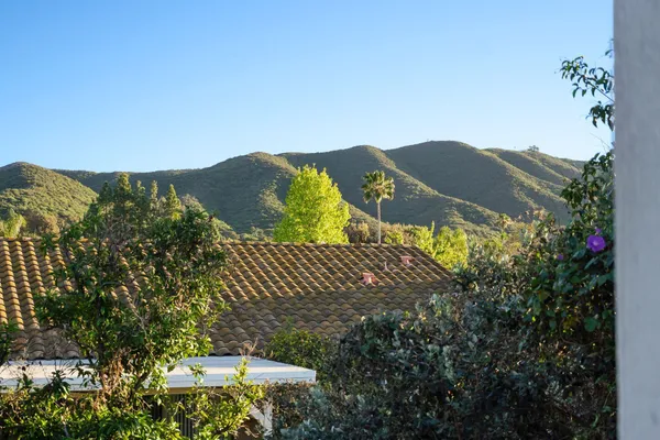$1,325,000 | 738 Capitan Street, Thousand Oaks, CA 91320