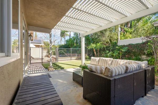 $1,325,000 | 738 Capitan Street, Thousand Oaks, CA 91320