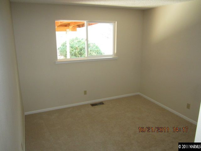 3916 Kings Row Reno, NV 89503 - Photo 7 of 10 an empty room with a window