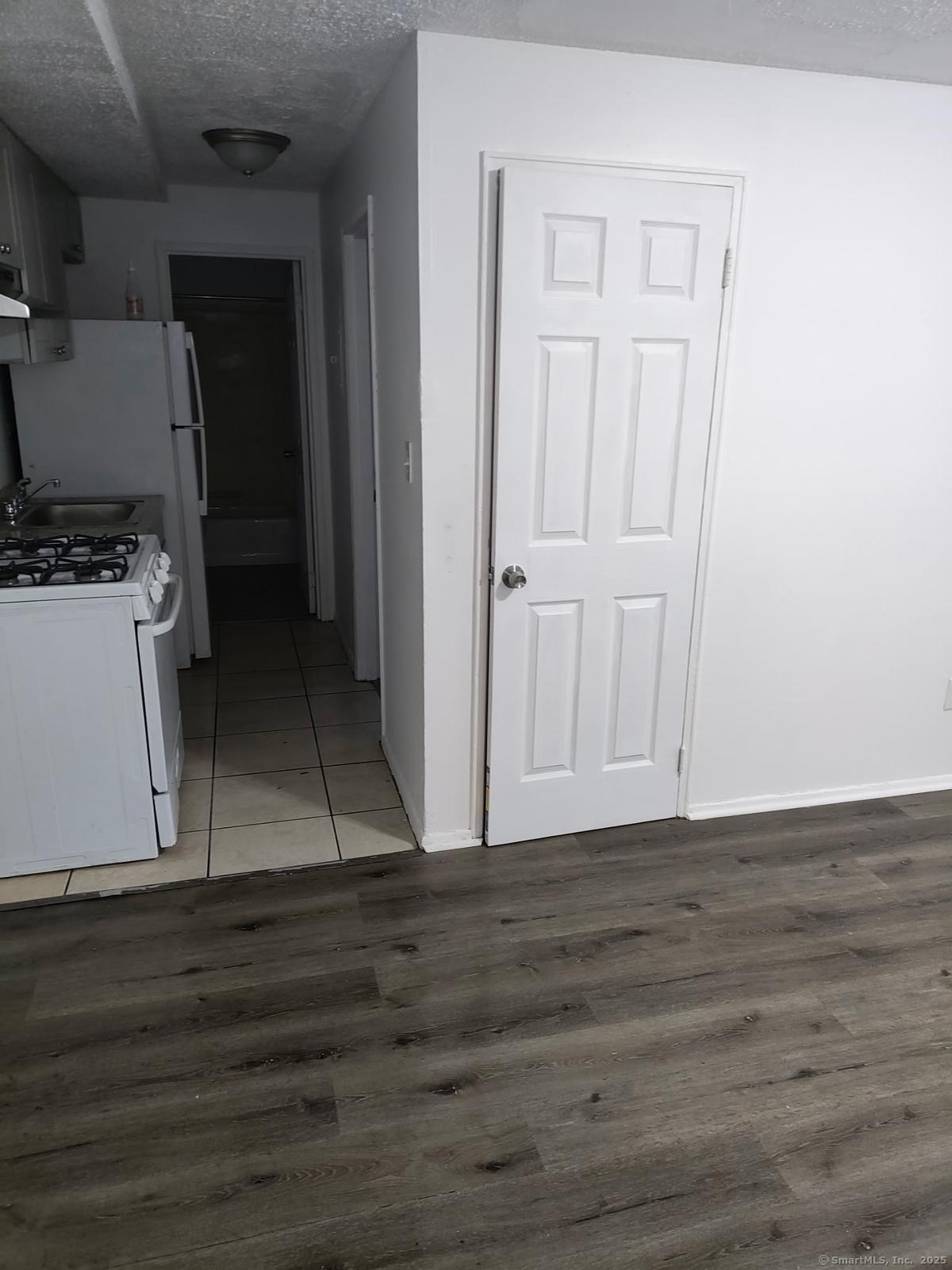 129 Black Rock Avenue, Unit 13 Bridgeport, CT 06605 - Photo 2 of 4